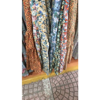 chân váy hoa dài qua gối