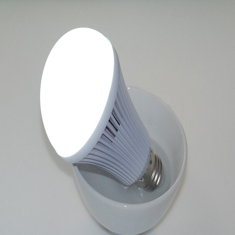 BLK Bóng Đèn Tích Điện Thông Minh 5W