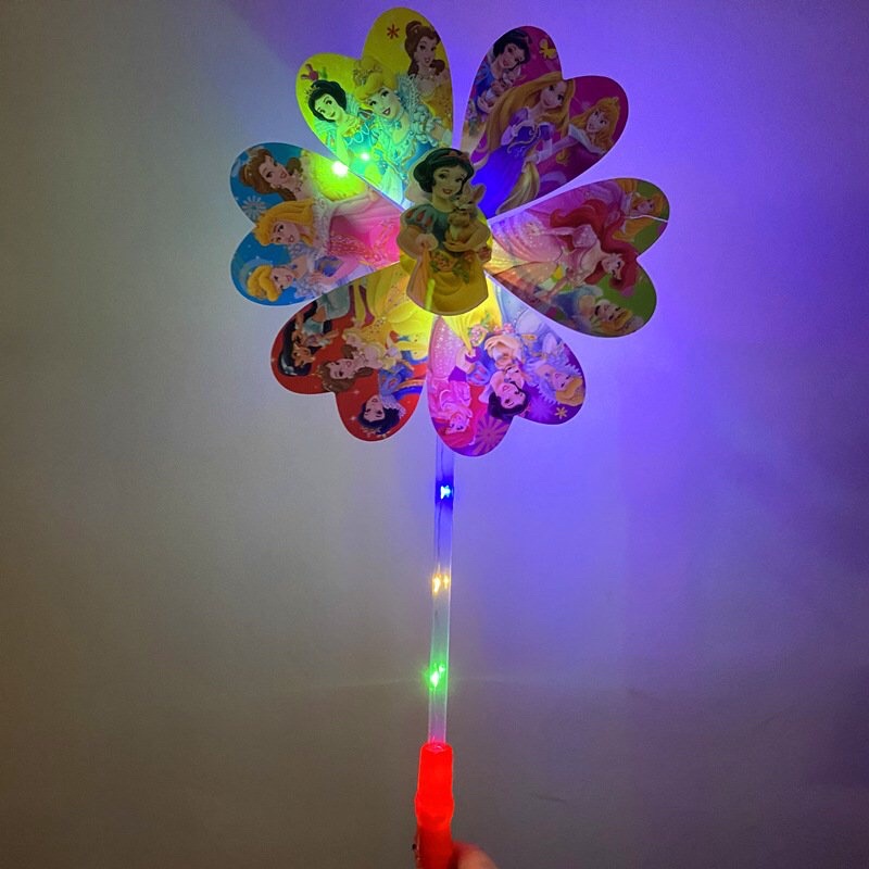 Chong chóng có đèn Led. Shop sẻ kiểm tra đèn trước khi giao.