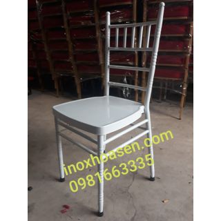 Ghế dựa tiệc cưới màu trắng