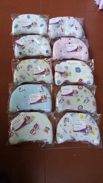 Gối cao su non Aiko chống bẹp đầu cho trẻ sơ sinh