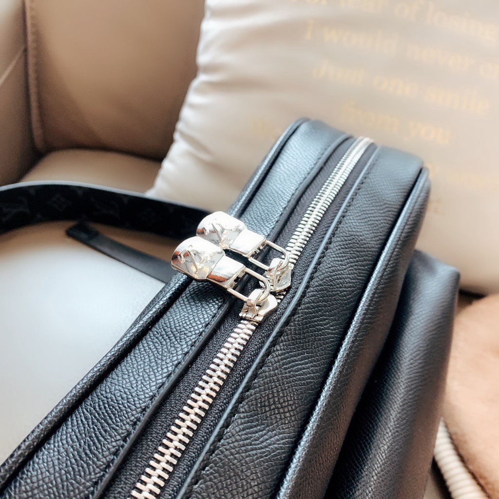 Túi xách nam đeo chéo dáng hộp messenger họa tiết hoa đen cao cấp