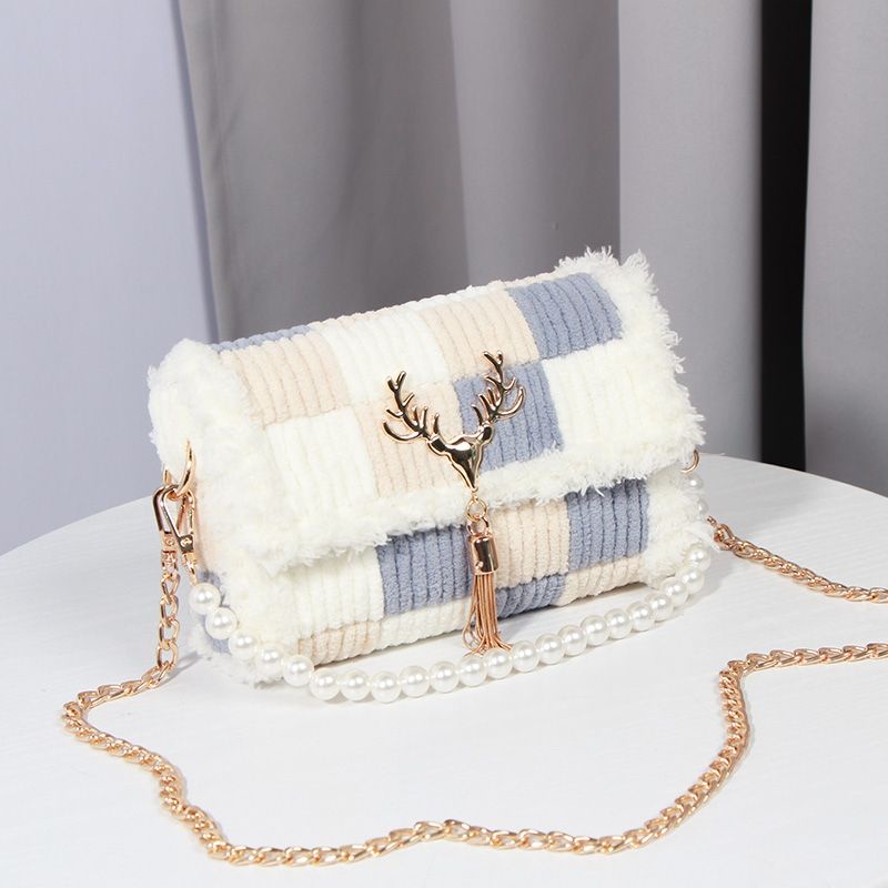 Mác Gài Nai Trang Trí