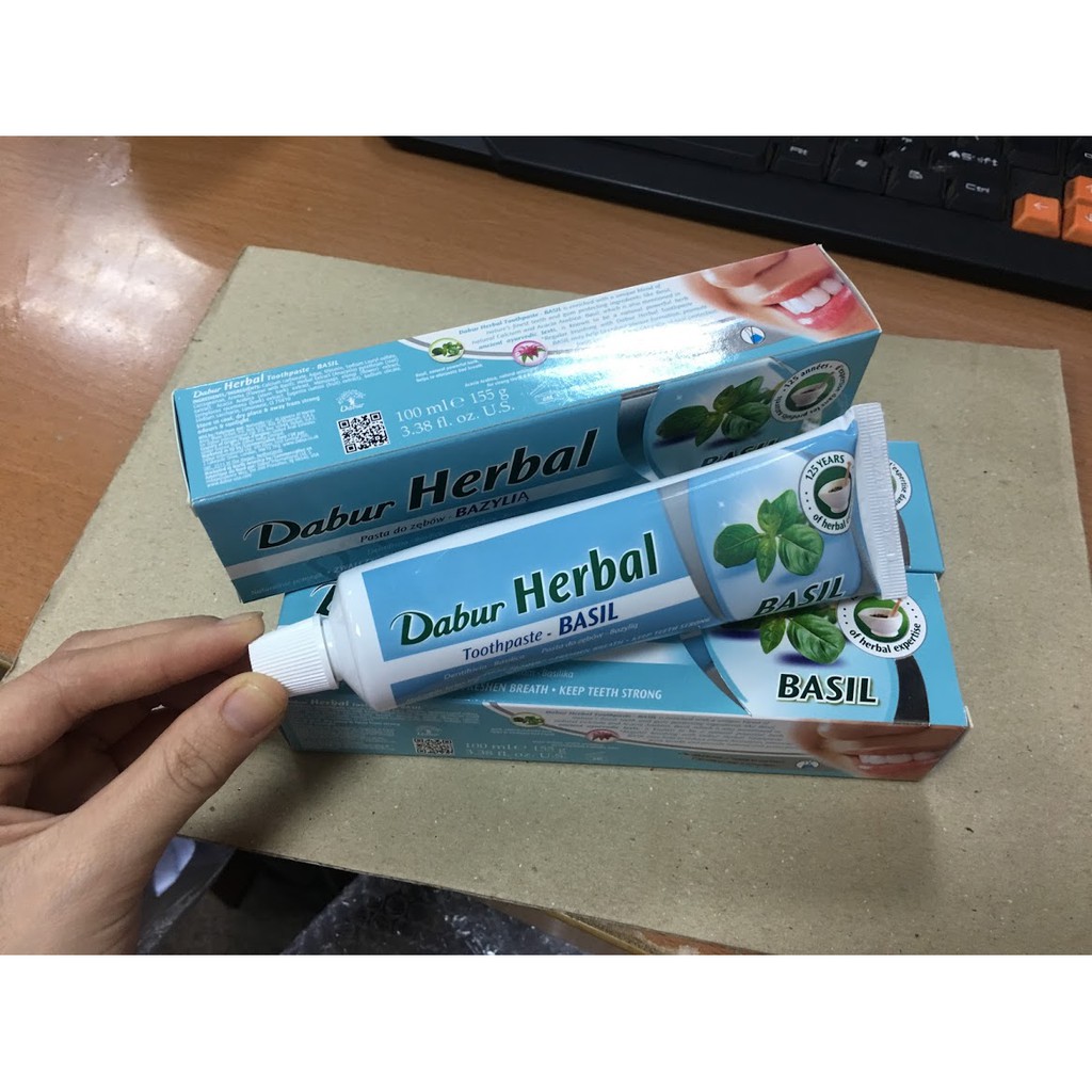 [Tặng quà]Kem đánh răng thảo dược húng quế Dabur Herbal 155g