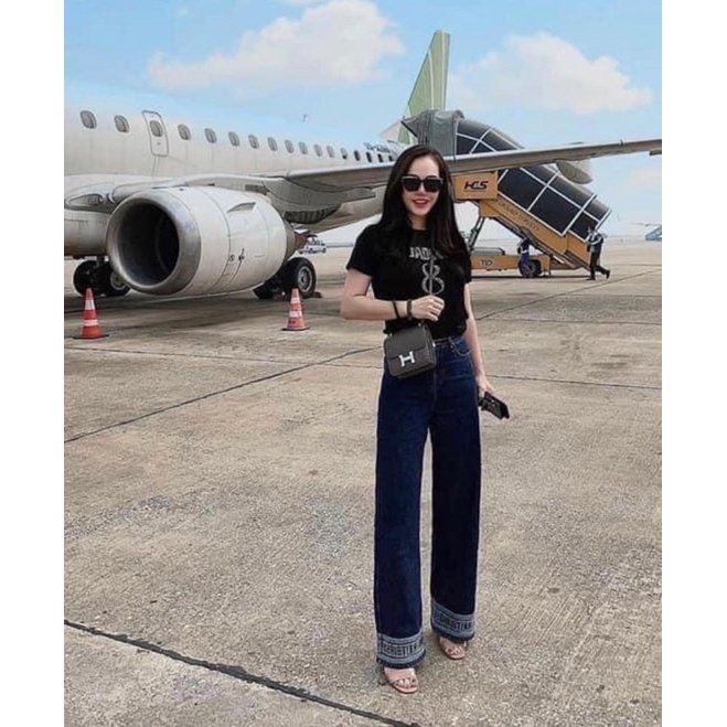 Quần jeans nữ ống suông màu xanh đậm trơn phối chân chữ Chris.tian di.or cực sang chảnh và thời trang