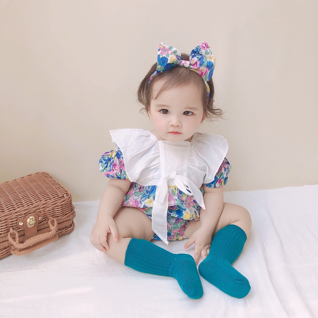Bộ áo liền quần tay ngắn và băng đô họa tiết hoa phối bèo đính nơ và băng đô cho trẻ em 0-24 tháng