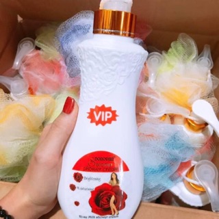 Sữa tắm trắng da hương hoa hồng Salome