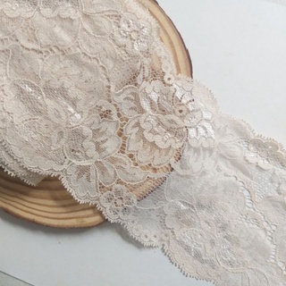 Ren trang trí màu kem đậm size 10cm(1 mét /10k)