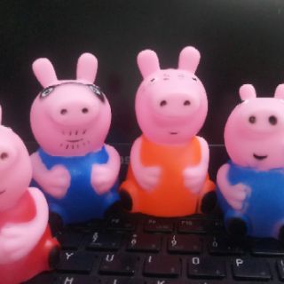 Đồ chơi bồn tắm heo peppa chút chít