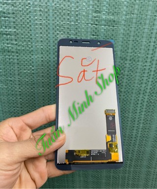 Màn hình Galaxy J8