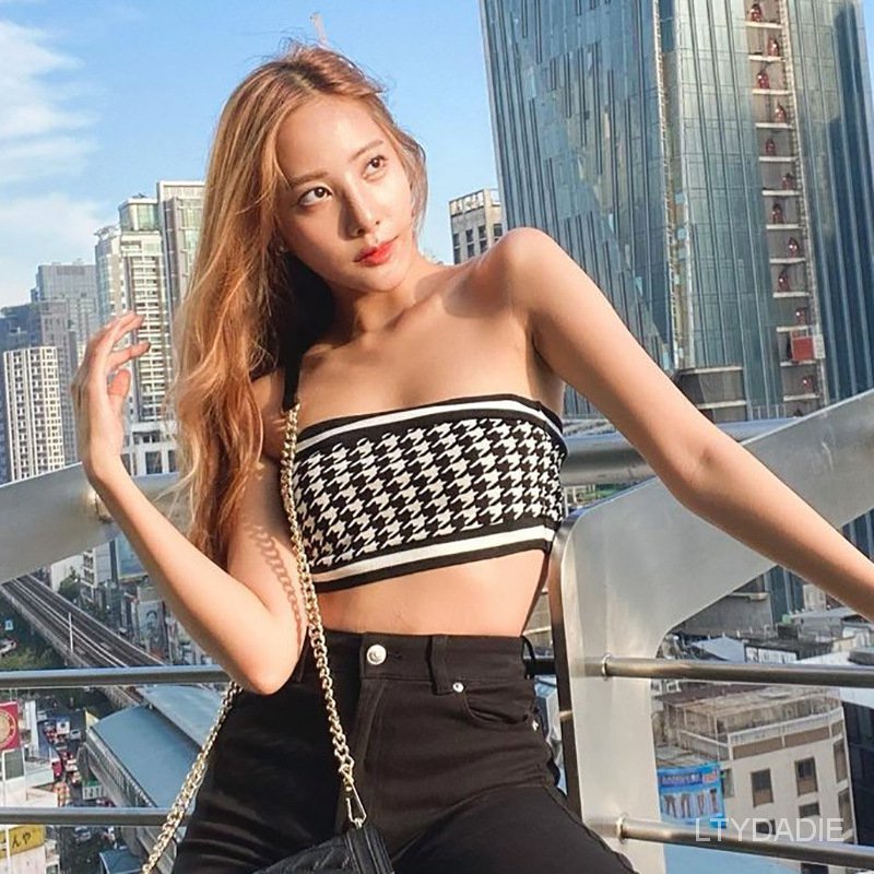 Thời Trang Áo Croptop Trễ Vai In Họa Tiết Ca Rô Xinh Xắn Dành Cho Nữ | BigBuy360 - bigbuy360.vn