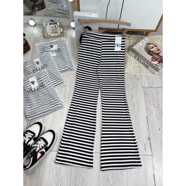 Quần ống loe trơn kẻ