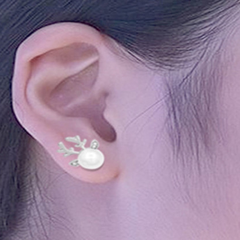 Bông tai hình con nai đính ngọc trai