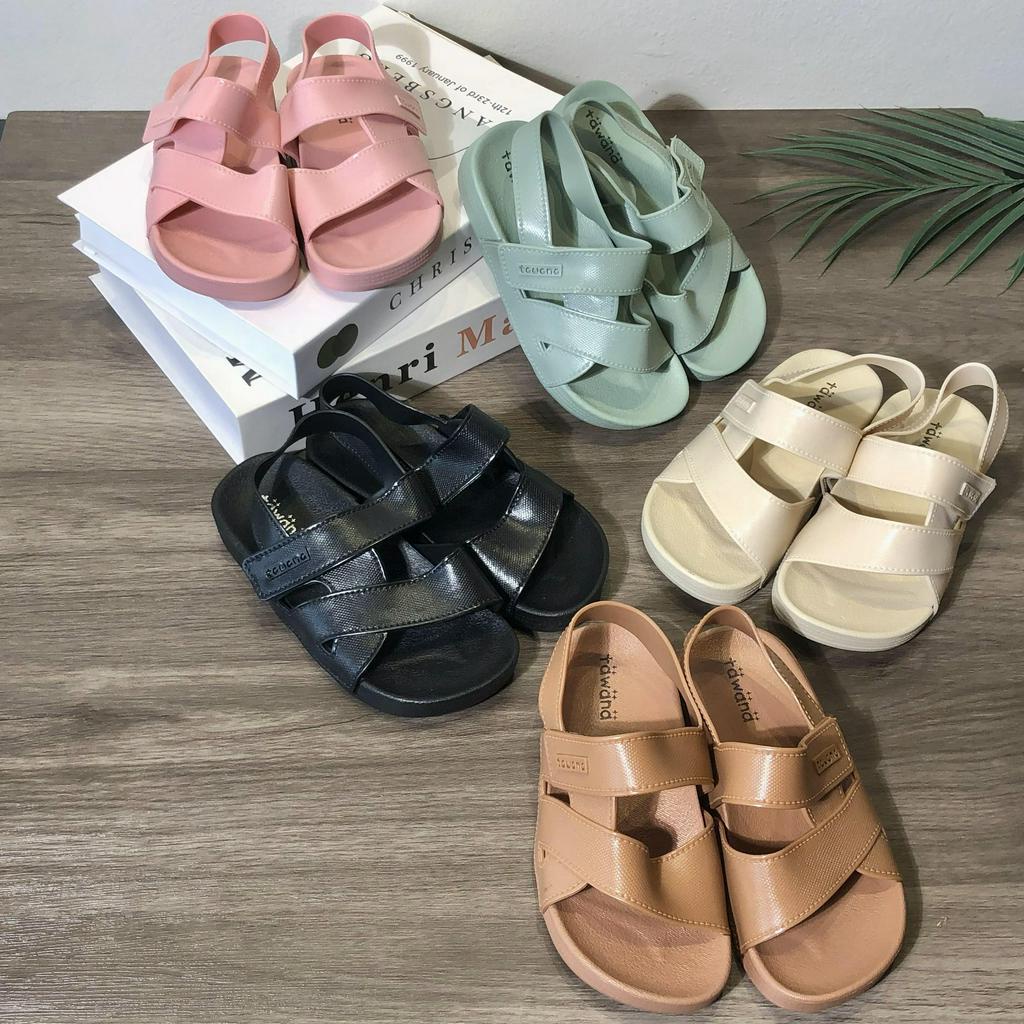 Dép sandal siêu xinh mẫu mới 2023 cho bé trai bé gái phong cách Hàn Quốc chất liệu cao su non đi mềm mịn mùa hè