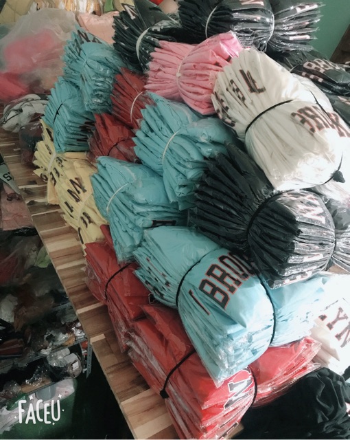 [Mã WASTHOT giảm 15K đơn bất kì] Video_Sét áo croptop + quần siêu xinh | BigBuy360 - bigbuy360.vn