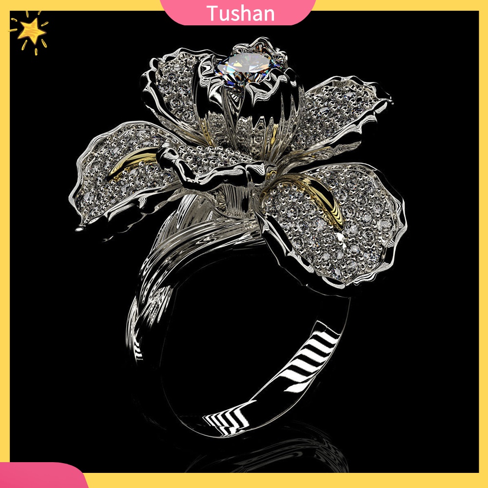 Nhẫn Đính Đá Hình Hoa Sang Trọng