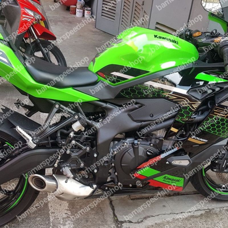 Giá Đỡ 4 Bước Chân Chuyên Dụng Cho Xe Mô Tô Kawasaki Ninja Zx25R