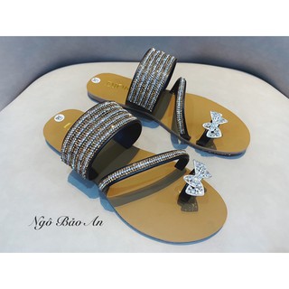 Dép xỏ ngón đính đá siêu xinh
