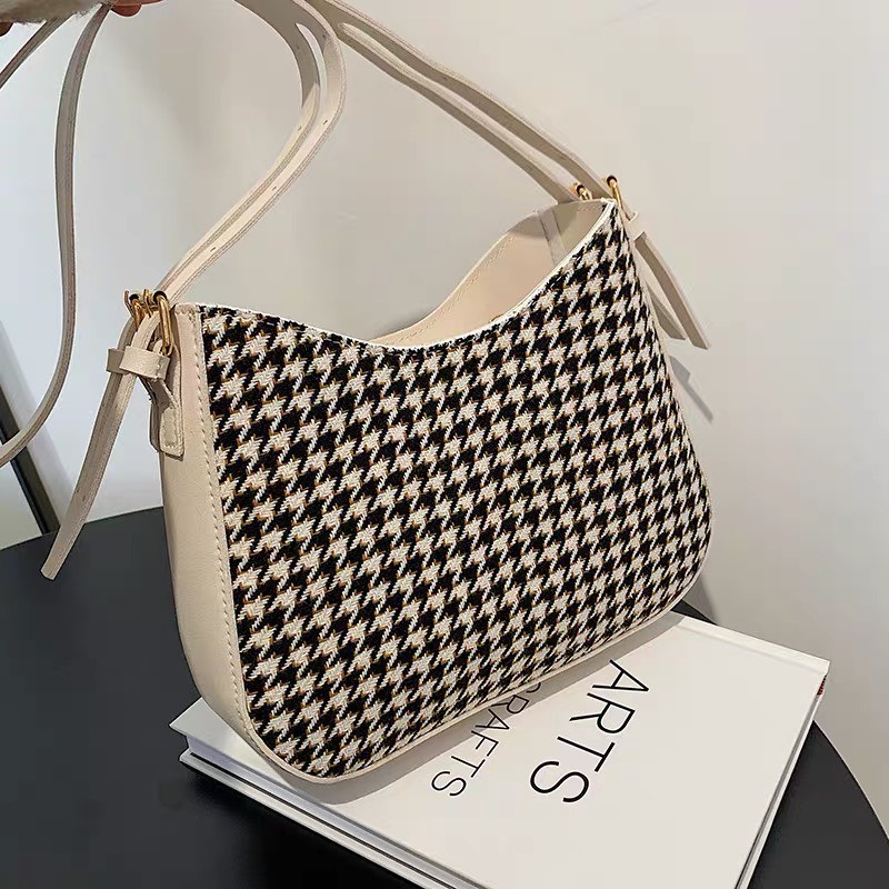 Túi xách đeo chéo nữ giá rẻ đẹp đi chơi phong cách thời trang hàn quốc dễ thương cute DC485