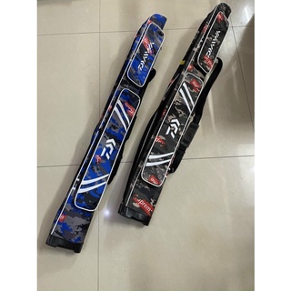Bao đựng cần cứng daiwa 1 ngăn chính 1 ngăn phụ 1m25 cao cấp