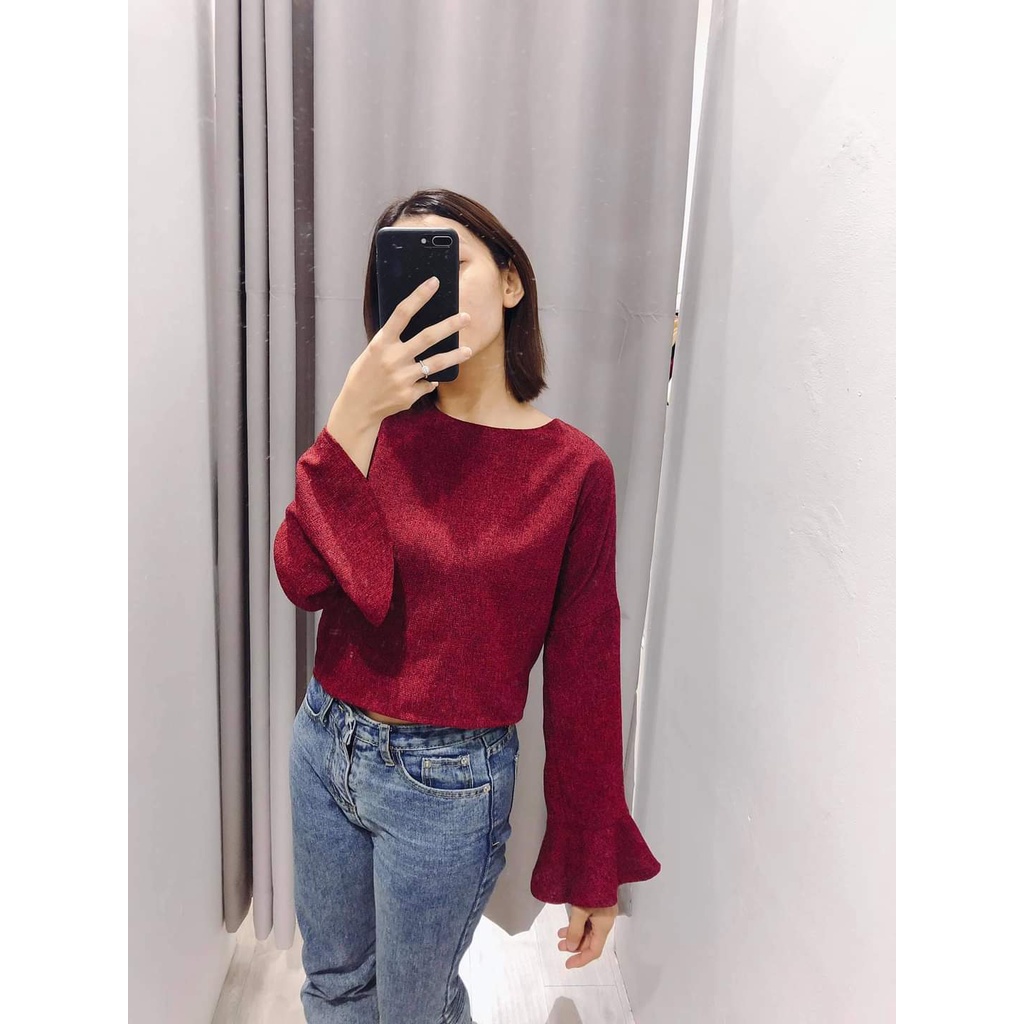 Áo đỏ nữ dài tay loe của Nờ Pê Nờ