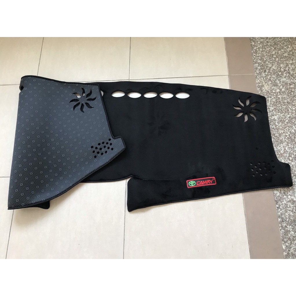 Thảm taplo nhung lông cừu xe Camry 2019 2020 2021 2022 2023 màu đen cao cấp đế có chống trượt