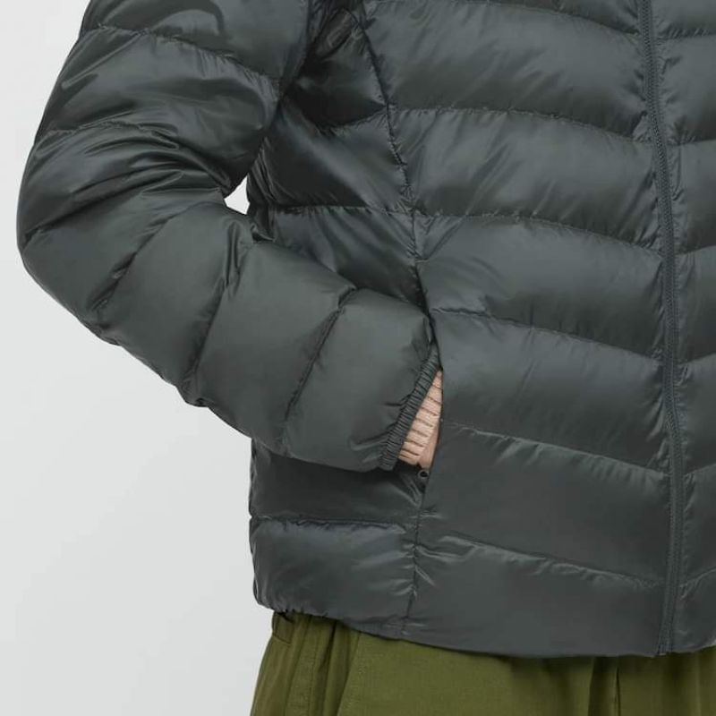 Áo khoác lông vũ siêu nhẹ nam có mũ dòng Ultra Light Down của Uniqlo