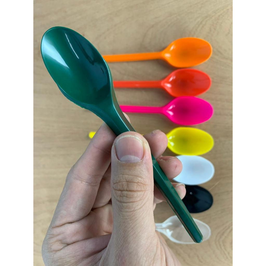 100 Muỗng nhựa dài 15cm trà sữa màu trắng, đỏ, xanh,  đen, trong suốt, hồng.
