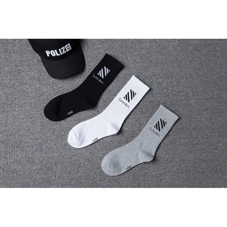 Tất super dark họa tiết off white thời trang