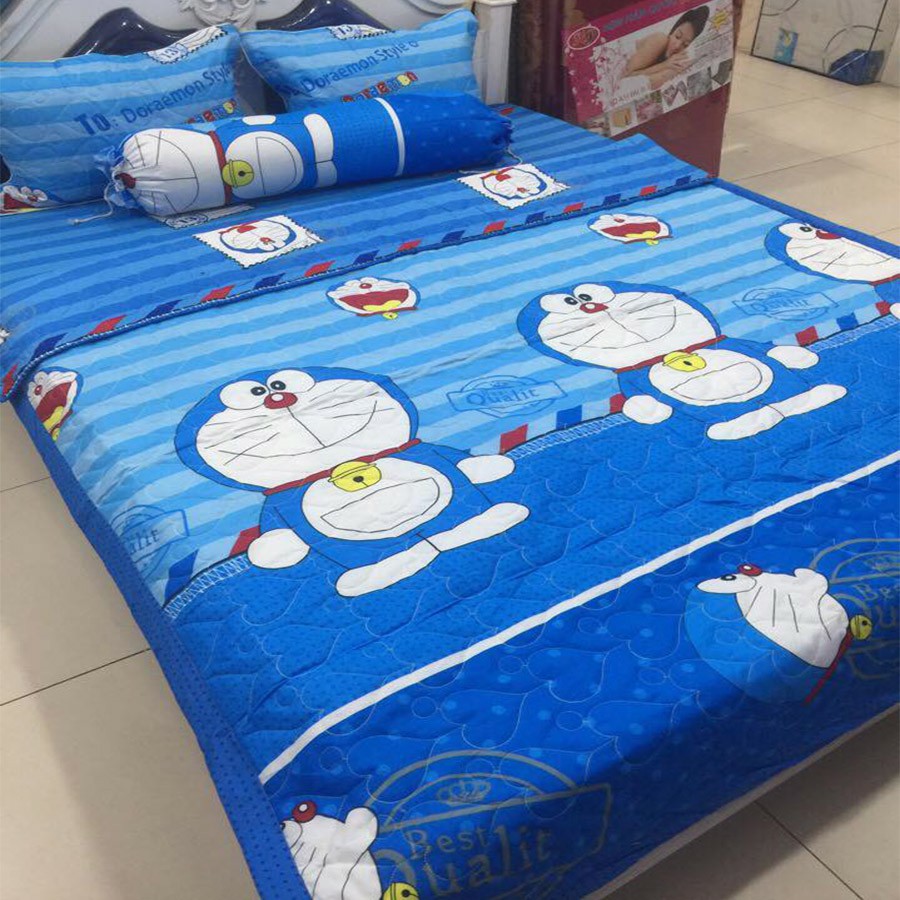 Set 5 Món Chăn Hè Trần Bông Kèm Ga Gối Và Vỏ Gối Ôm Cotton Poly Mẫu DORAEMON TEM THƯ