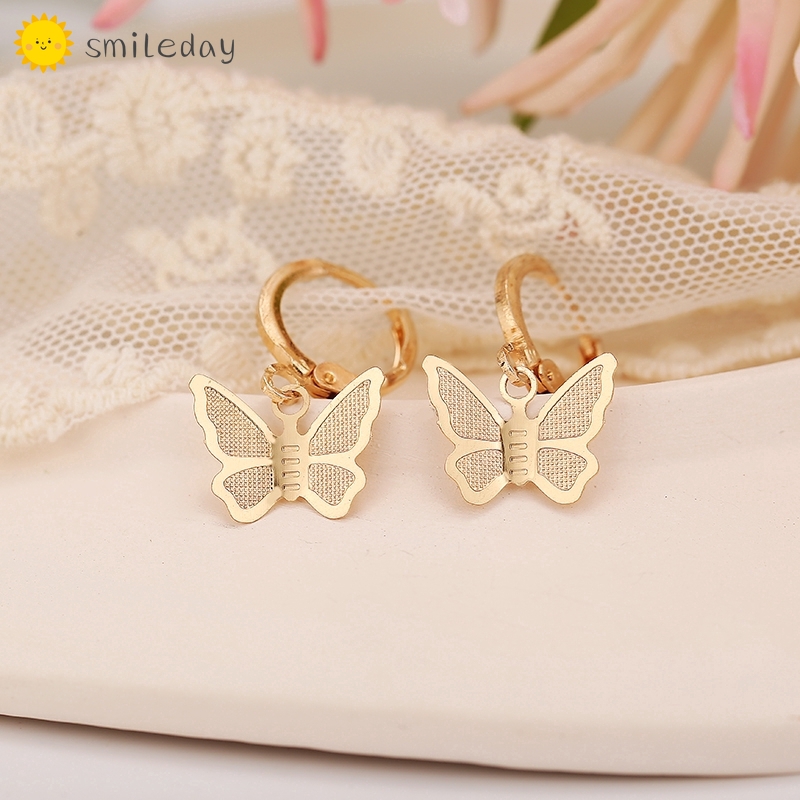 Khuyên Tai Khoen Tròn Mặt Hình Bướm Xinh Xắn Thời Trang Hàn Quốc Cá Tính Dành Cho Bạn Nữ Đeo Khi Dự Tiệc