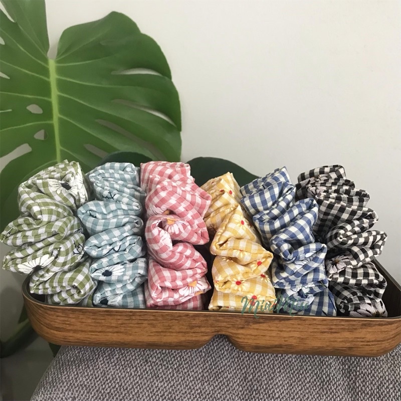 Dây buộc tóc nữ vải kate caro in hoa DAISY, Cột tóc vải scrunchies kẻ ô siêu dễ thương cho bạn nữ