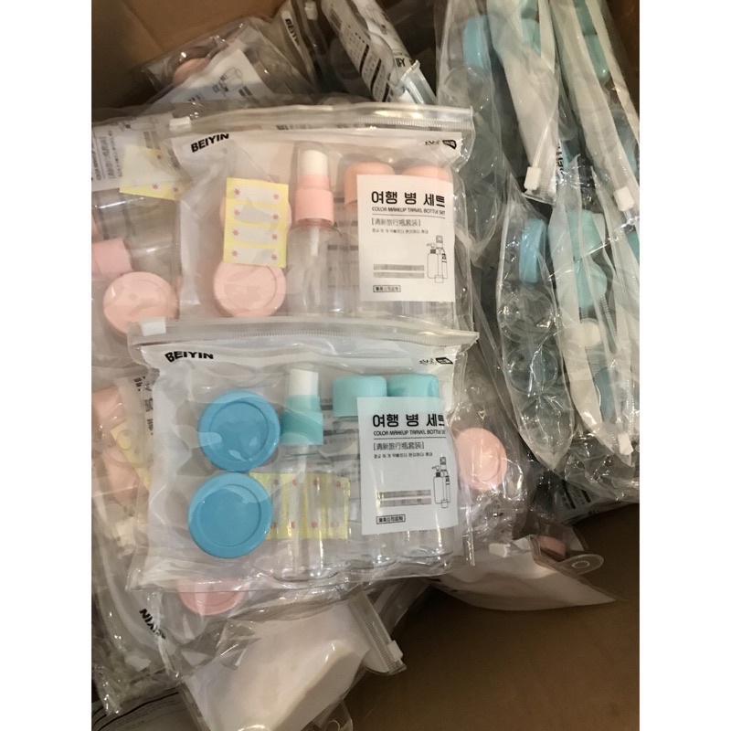 Bộ chiết mỹ phẩm du lịch mini 6 chi tiết