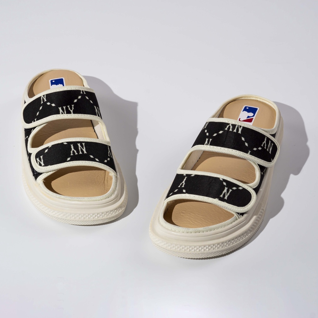 Dép sục nữ thể thao quai dán ngang màu đen hoạ tiết chữ N mẫu mới Foxy - FOM010