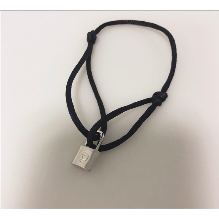 Vòng tay ổ khoá Taehyung | BigBuy360 - bigbuy360.vn