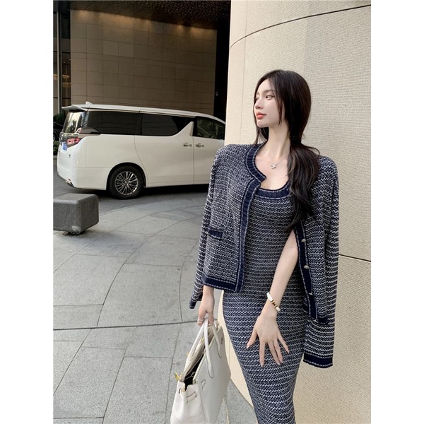 Đầm len dáng dài + áo khoác len dệt kim