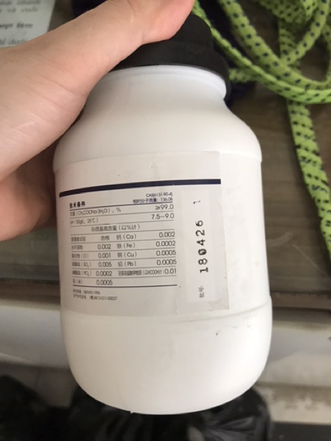 Hóa chất Sodium acetate trihydrate CH3COONa lọ 500g Xilong CAS 6131-90-4 natri acetat