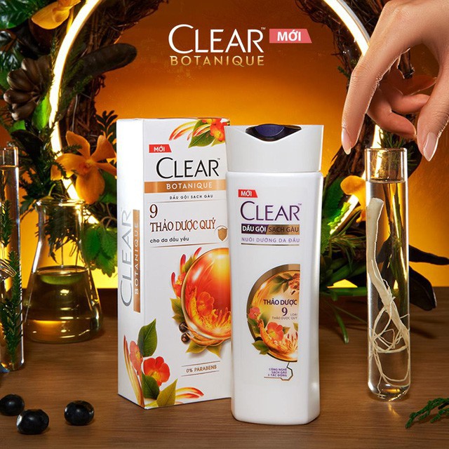 Dầu gội sạch gàu thảo dược Clear 180g