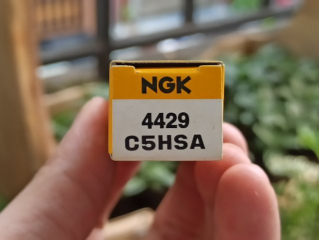 Bugi NGK - C5HSA (chân ngắn, hàng made in Japan)