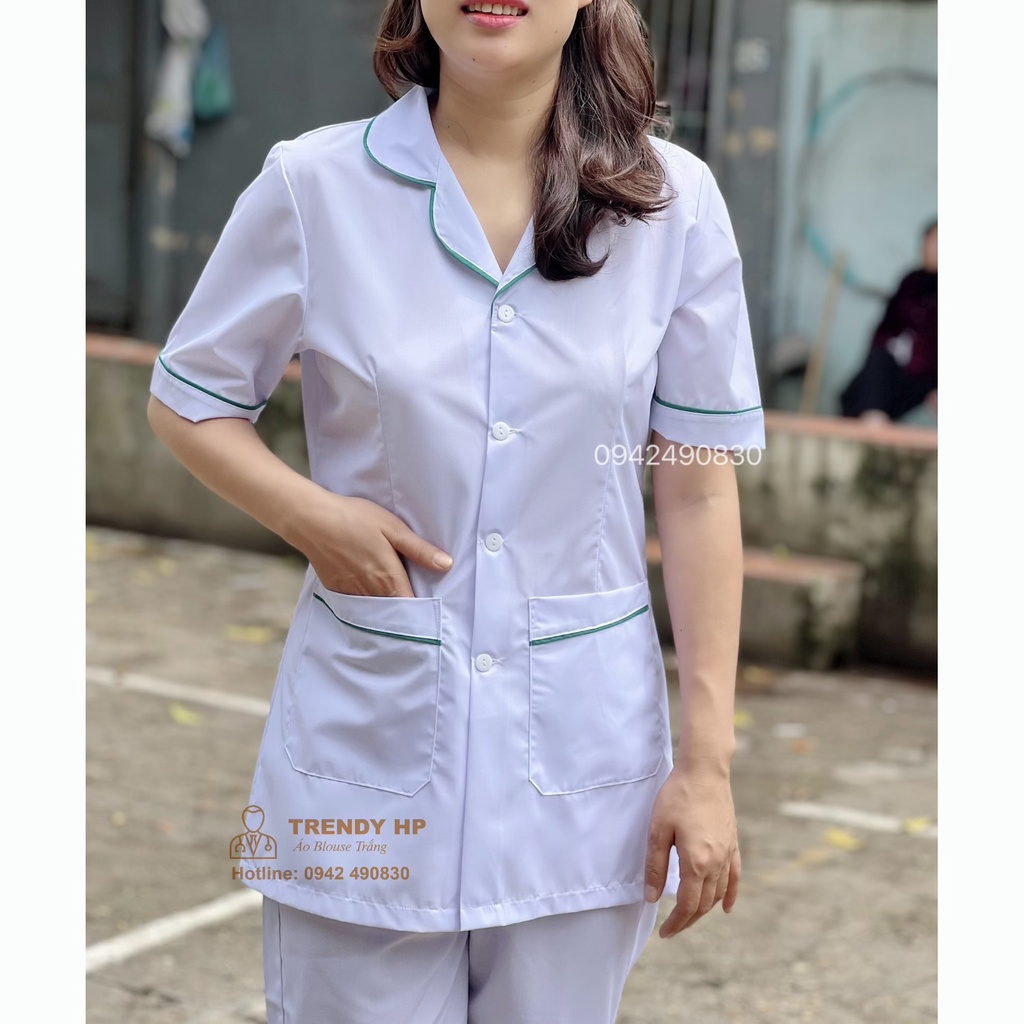 Bộ Blouse Trắng có viền Xanh Lá bo tròn cổ nữ tính - Áo blu trắng điều dưỡng, dược sỹ, thẩm mỹ viện, spa