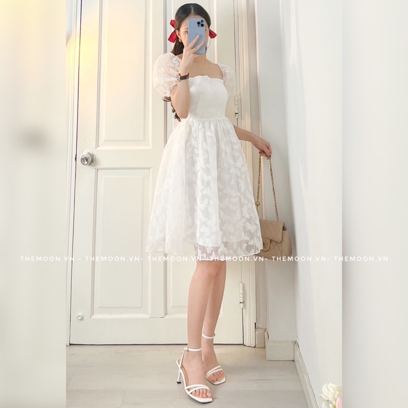 Đầm dự tiệc trắng dáng ngắn mini váy xoè hoa nổi cổ vuông hở lưng