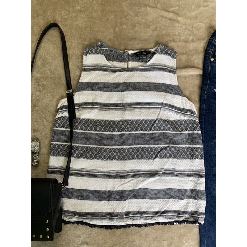 Áo sát nách newlook + quần bò mango thanh lý