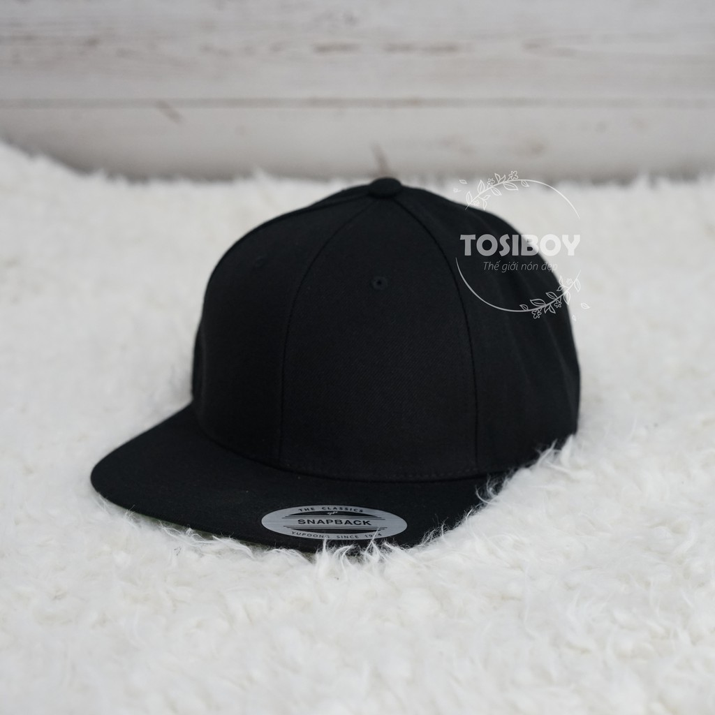 Nón Snapback màu đen trơn