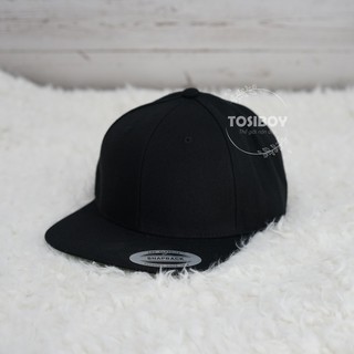 Nón Snapback màu đen trơn
