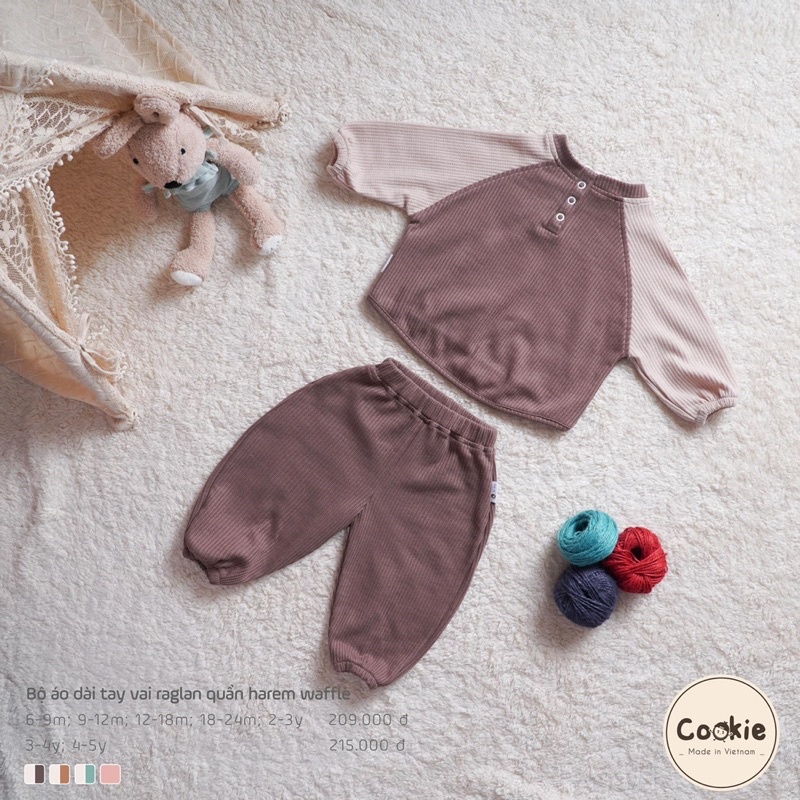 Bộ quần áo dài tay Cookie.