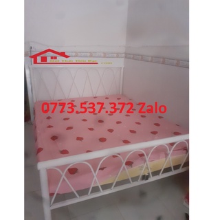 Giường Sắt Lưới/Bi Cổ Điển 1M2,1M4,1M6,1M8 Dài 2M Bao Ship Và Ráp HCM mới 100%