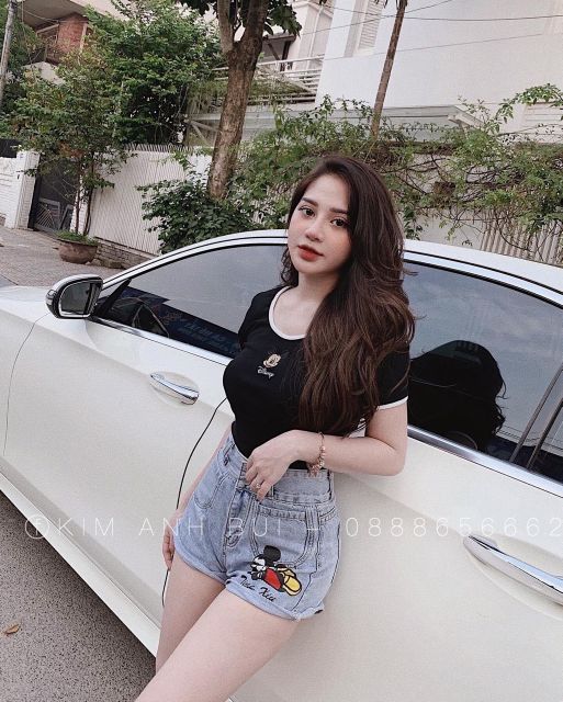 Áo croptop tay ngắn viền cổ phối micky