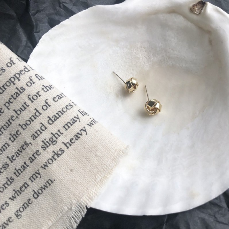 Đôi Khuyên Tai Hình Học Nhỏ Xinh Thiết Kế Đơn Giản Nữ Tính Dành Cho Phụ Nữ