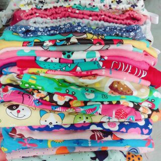 Combo quần áo bé của Trang Trần
