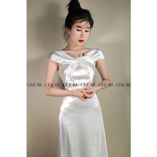 ( ẢNH THẬT - ĐƯỢC CHỤP BỞI CEE RI ) Váy lụa trễ vai cao cấp | BigBuy360 - bigbuy360.vn